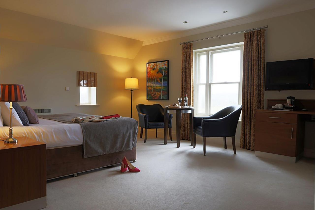 Westport Country Lodge Hotel ภายนอก รูปภาพ