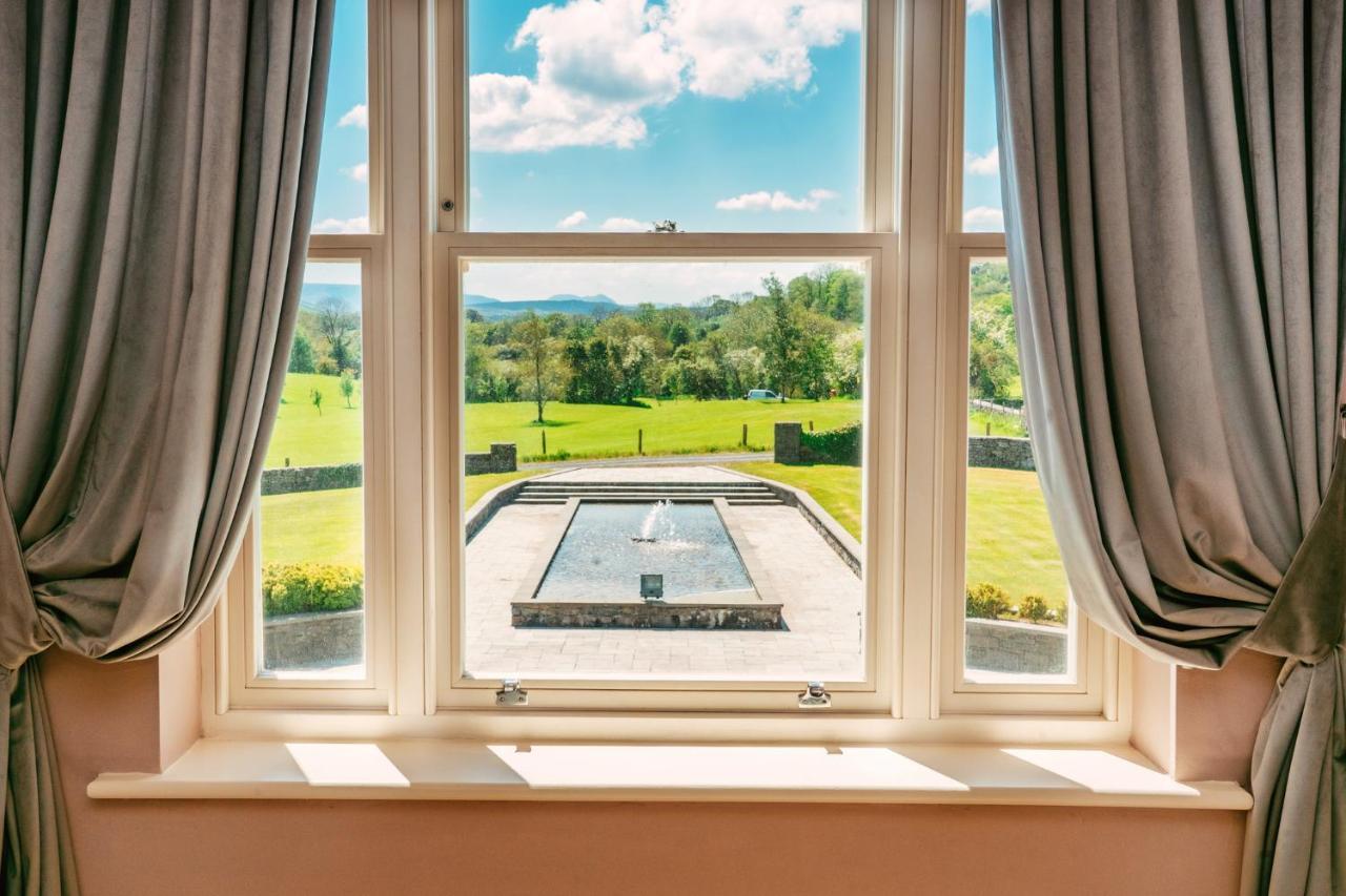 Westport Country Lodge Hotel ภายนอก รูปภาพ