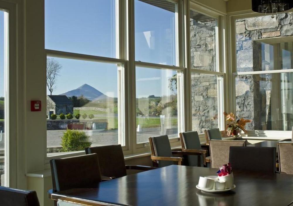 Westport Country Lodge Hotel ภายนอก รูปภาพ