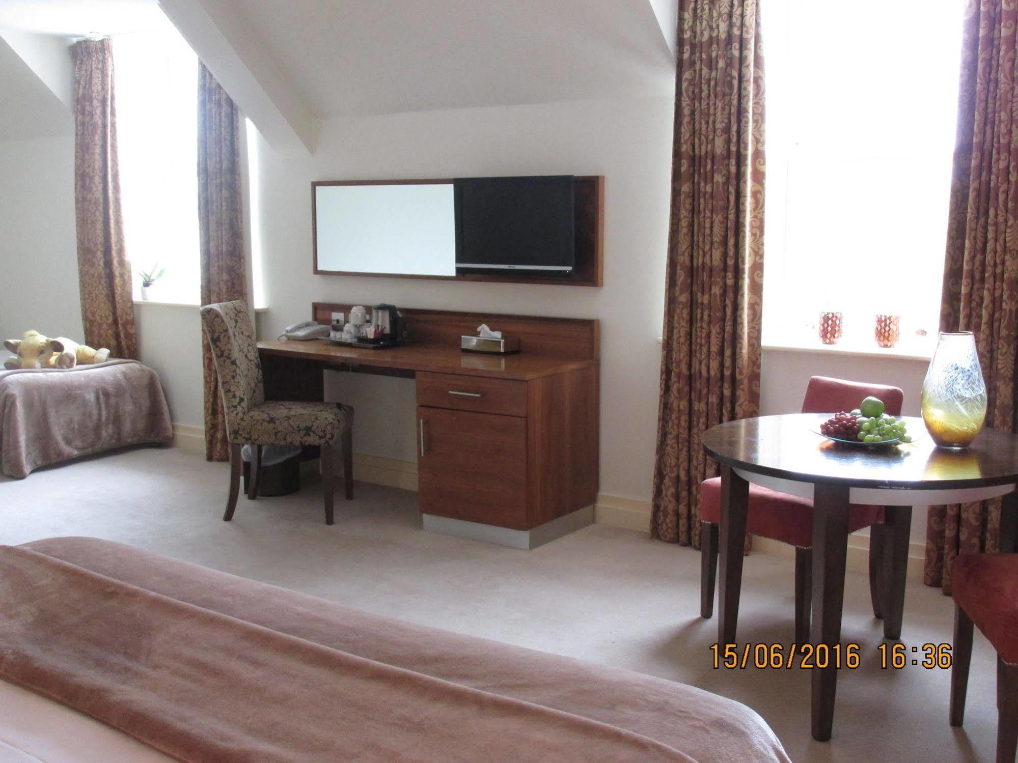 Westport Country Lodge Hotel ภายนอก รูปภาพ