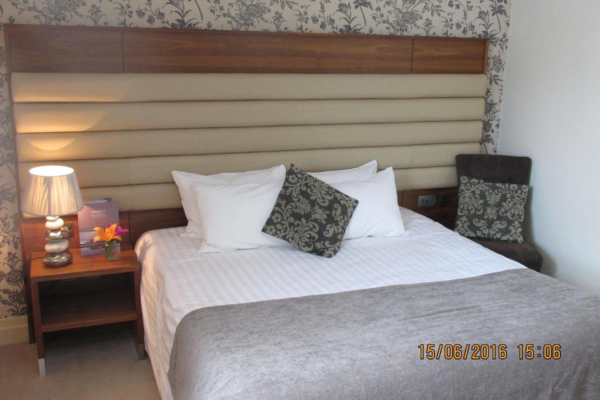 Westport Country Lodge Hotel ภายนอก รูปภาพ